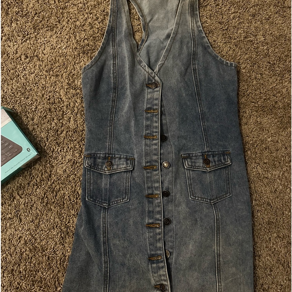 Med women’s clothes lot